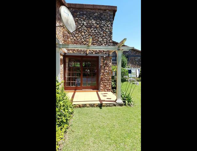 2 BEDROOM SIMPLEX RENTED IN BOTHAS HILL